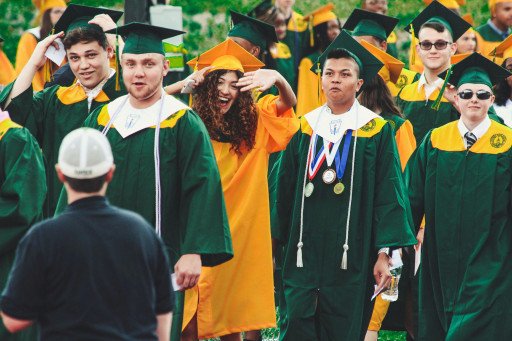 The Comprehensive Guide to Choosing the Perfect Associate's Degree Cap and Gown